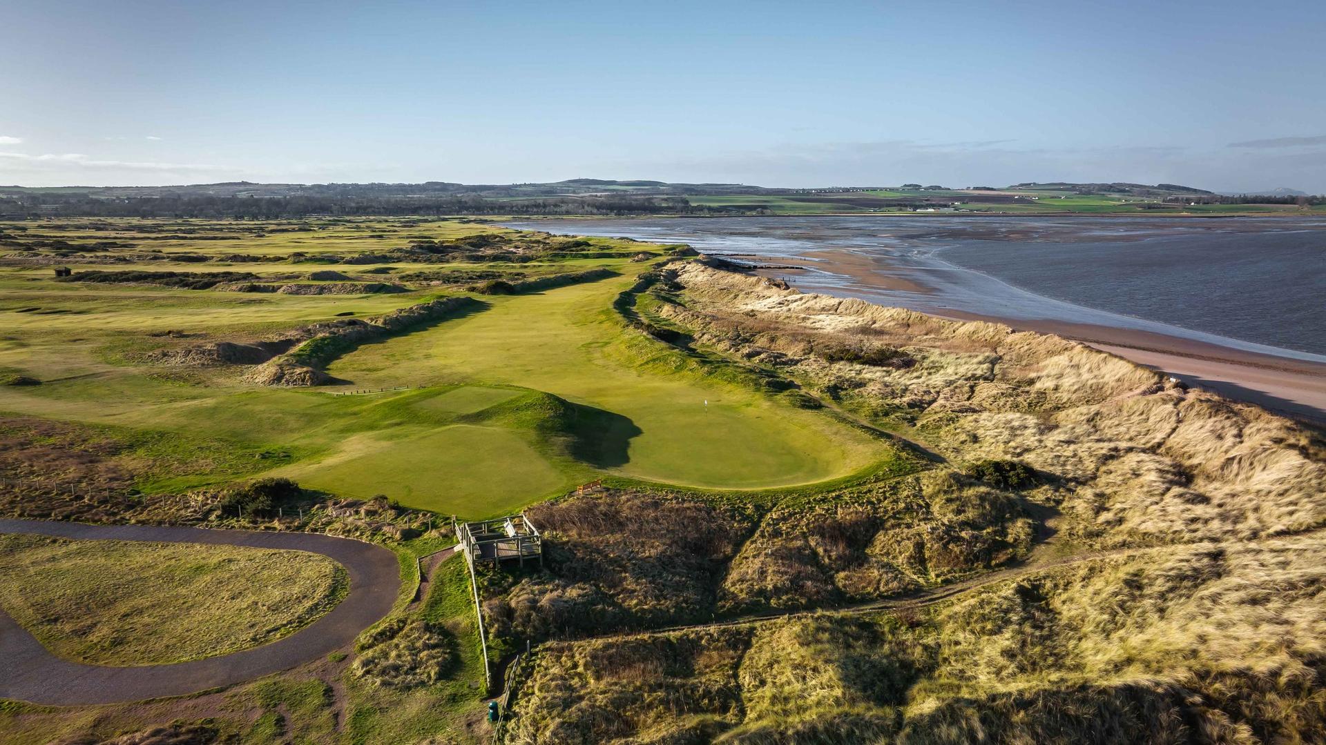 Links course by the sea with a narrow fairway and thick rough