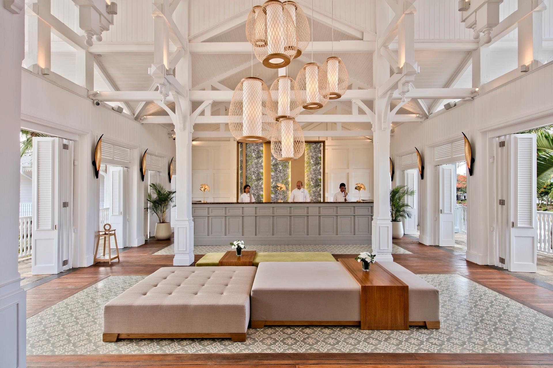A grand all white reception at the Heritage Le Telfair Golf & Wellness Resort