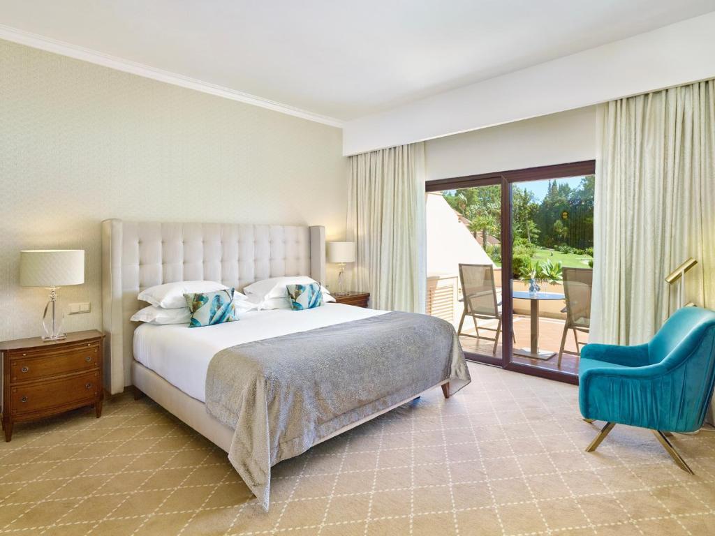Double bed and balcony