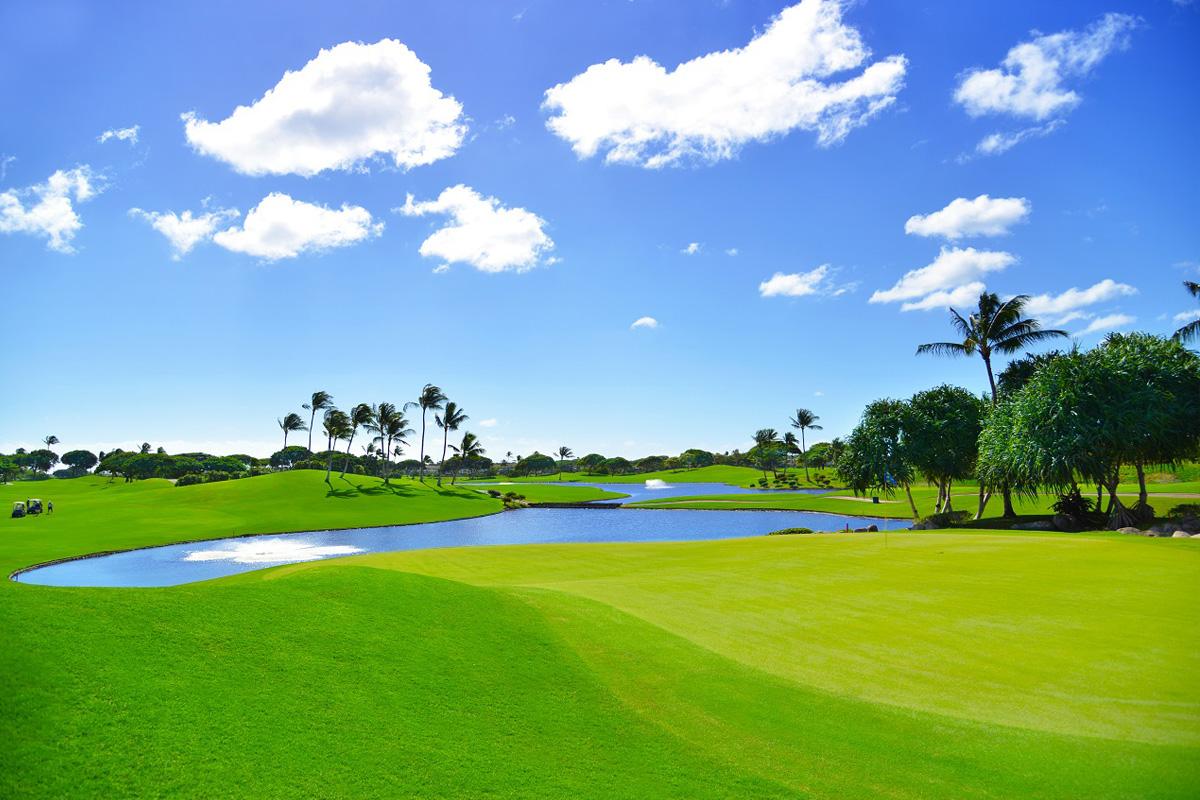 Green with large water hazard behind