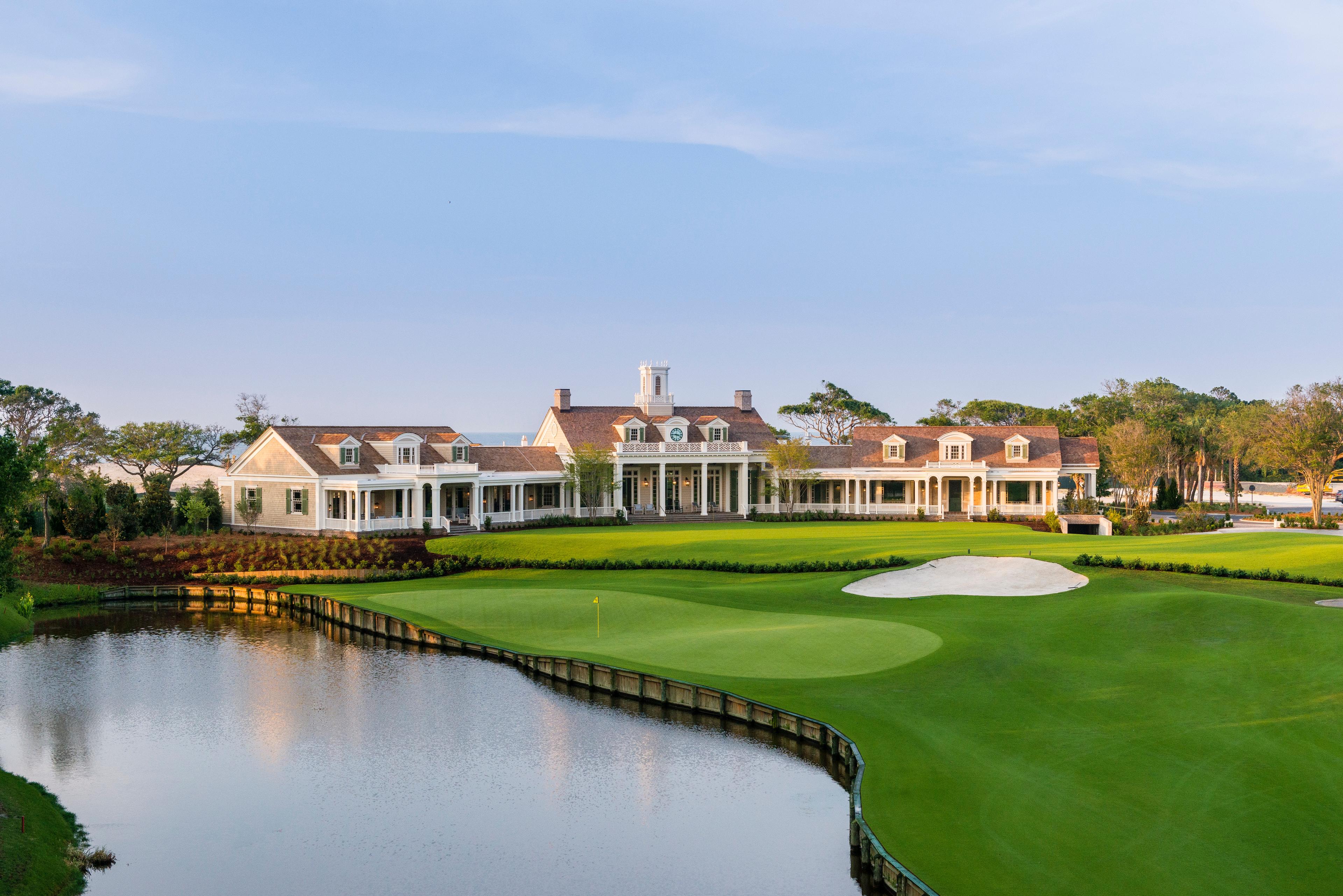 The Kiawah Island clubhouse looking over a smooth green on the Cougar Point course