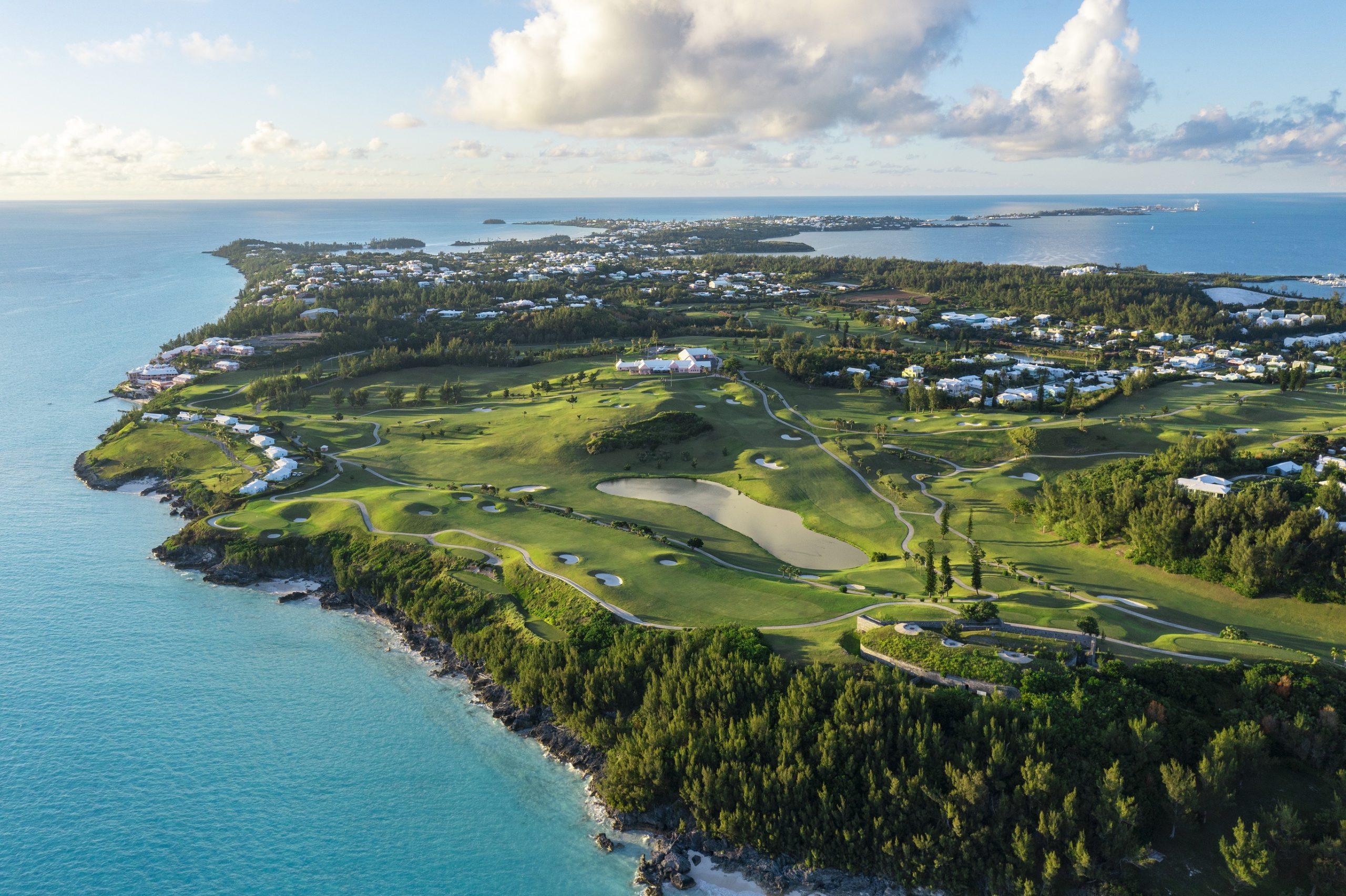 Aerial view of the beautiful resort and golf course on Bermuda’s coastline.