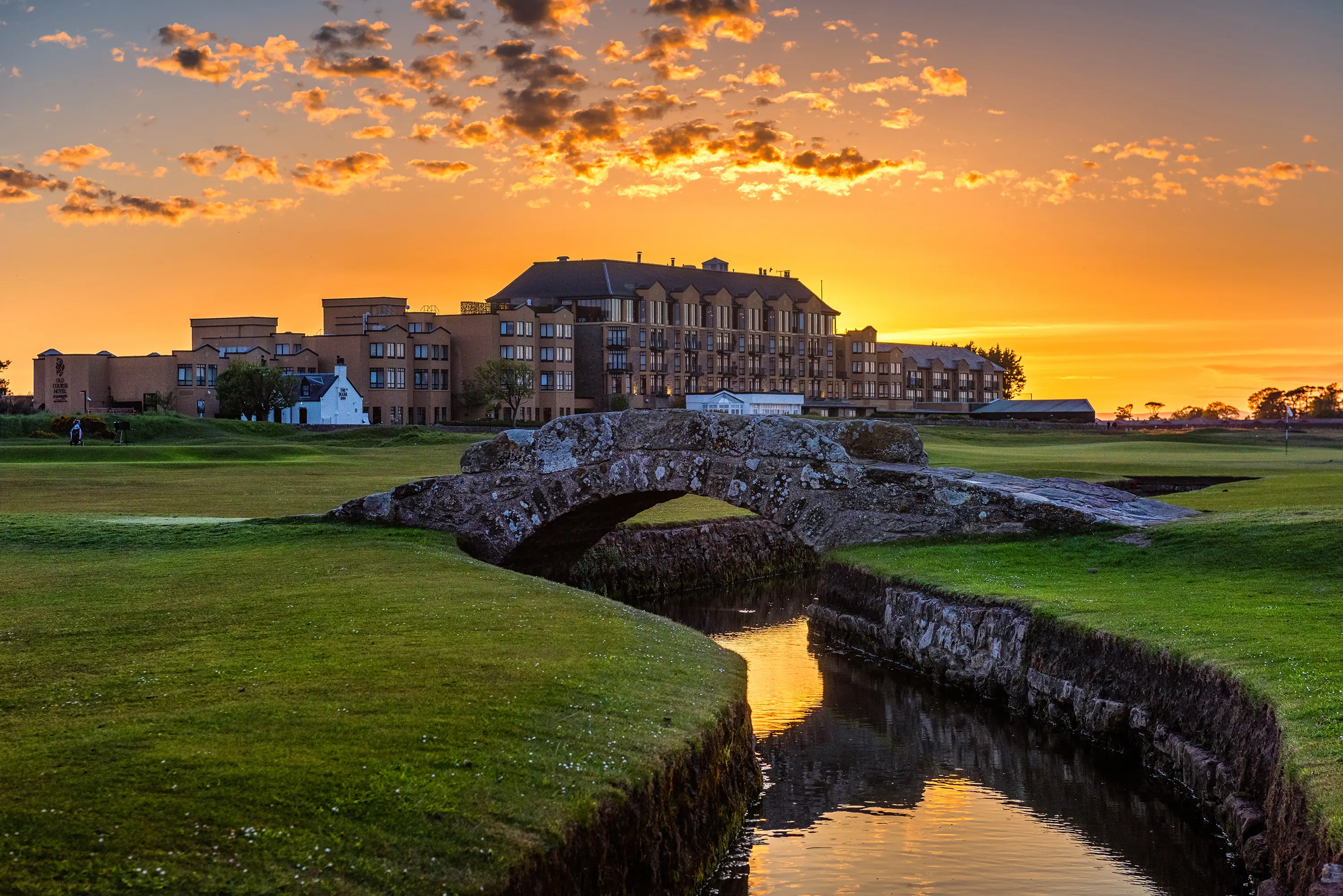 Panoramic view of St Andrews under the sunset